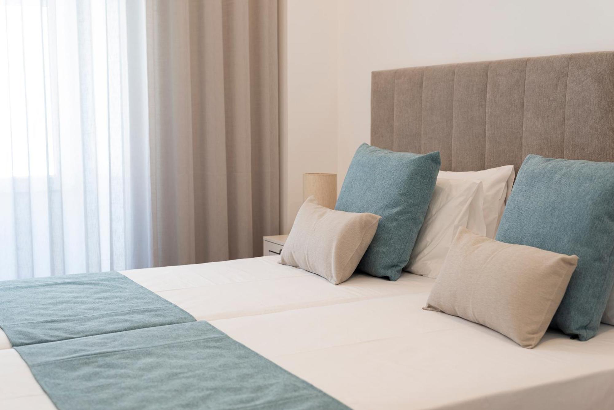 Madalena Hostel E Suites Faro Exterior photo